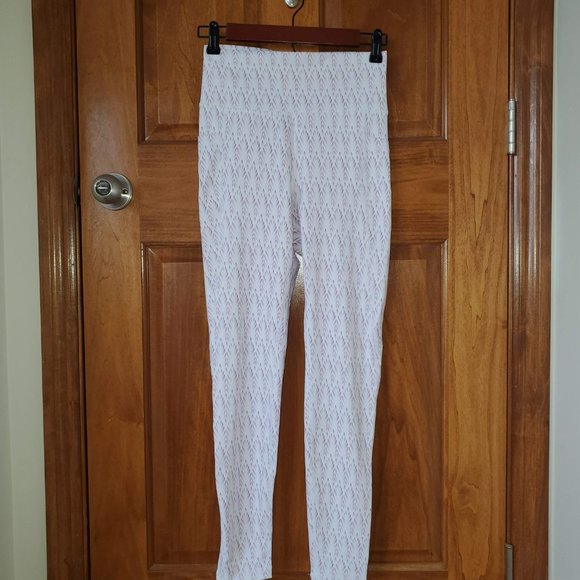 Buff Bunny onyx high rise leggings and crop top in Oasis Print. S top. M bottom. - Picture 7 of 16